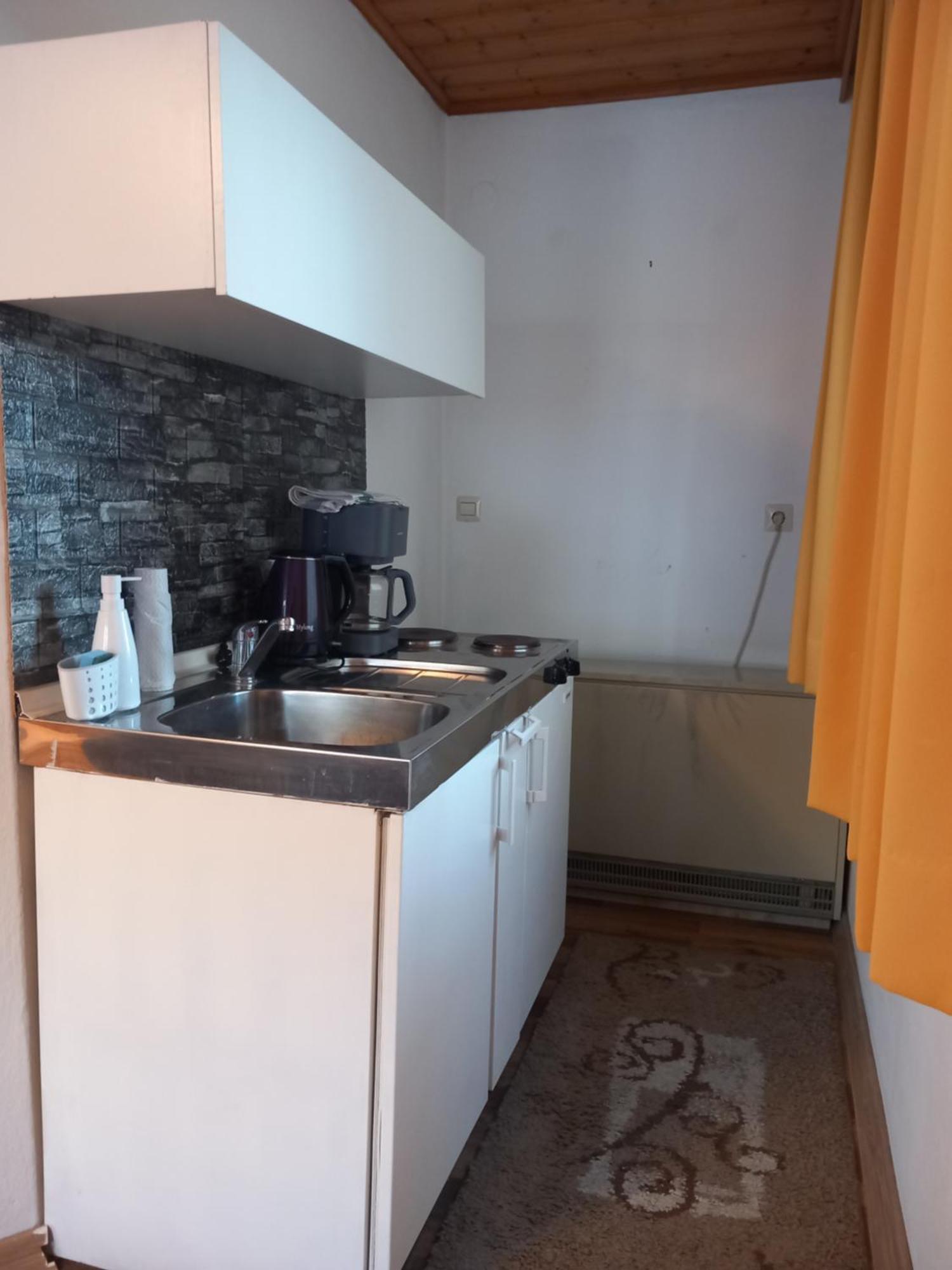 Mani'S Appartements Радщат Екстериор снимка