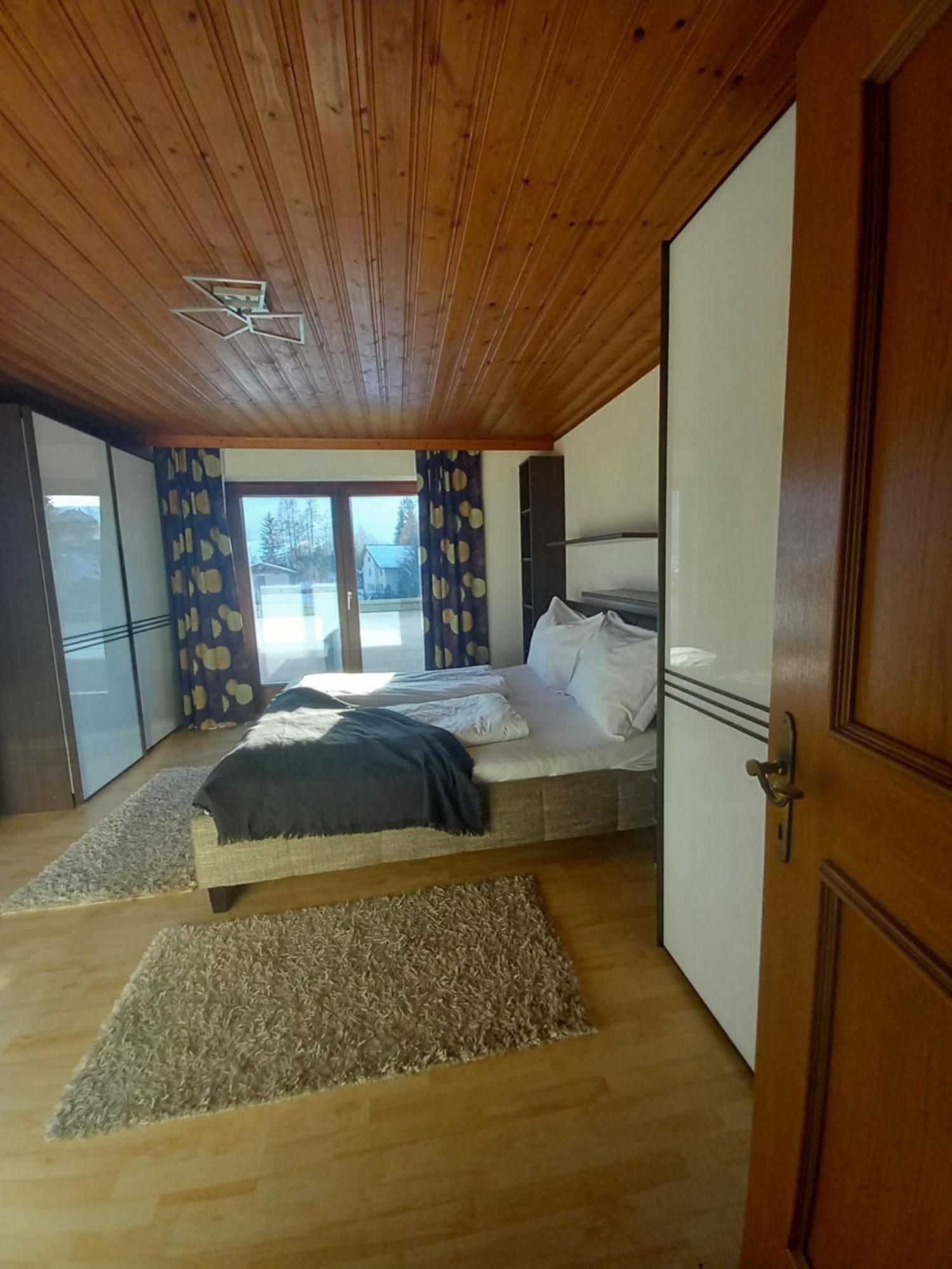 Mani'S Appartements Радщат Екстериор снимка